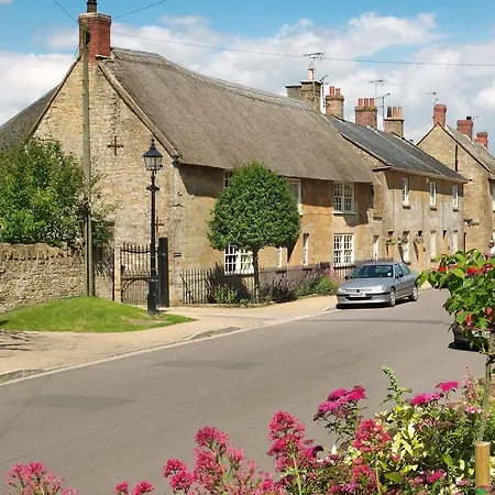 Lord Poulett Arms Penzion 3*