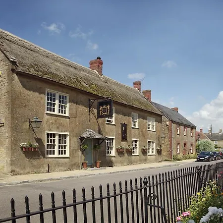 여관 Lord Poulett Arms