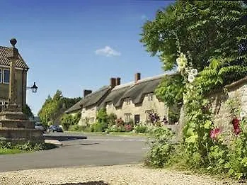 Lord Poulett Arms بيت ريفي بريستول