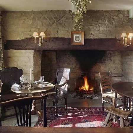 Lord Poulett Arms بيت ريفي بريستول