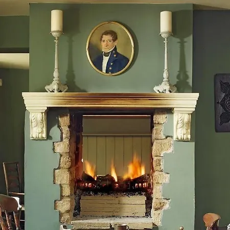 Lord Poulett Arms بيت ريفي