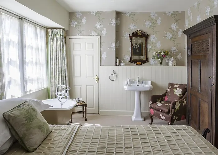 Kro Lord Poulett Arms 3*