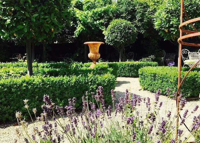 Lord Poulett Arms 3*