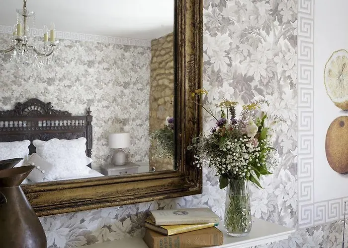 Lord Poulett Arms 3*