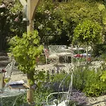 Lord Poulett Arms 3*