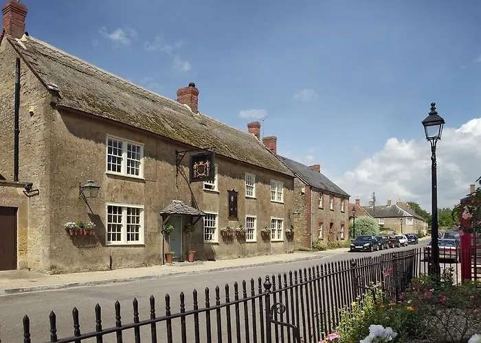 Lord Poulett Arms 3*