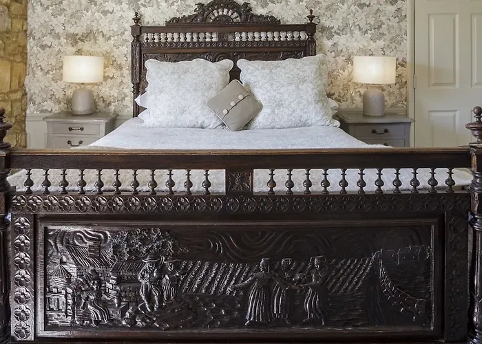 Inn Lord Poulett Arms